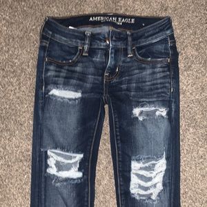 American eagle low rise skinny jeans!!